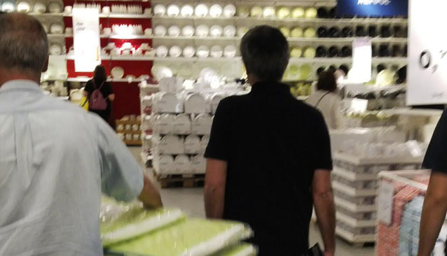 José Mourinho bei IKEA