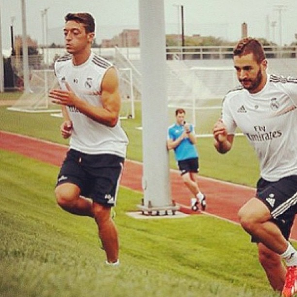 Karim Benzema wird Mesut Özil vermissen Karim Benzema wird Mesut Özil vermissen