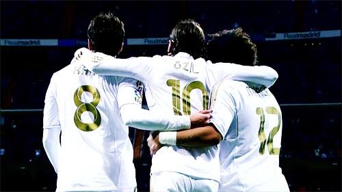 Marcelo verabschiedet Kaká und Mesut Özil Marcelo verabschiedet Kaká und Mesut Özil