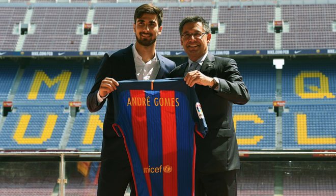André Gomes Josep Maria Bartomeu FC Barcelona Camp Nou