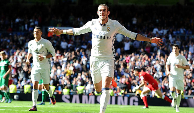 gareth bale real madrid goal tor gol MADRID, SPAIN - NOVEMBER 06: Gareth Bale of Real Madrid celebrates after scoring his 2nd goal during the Liga match between Real Madrid CF and Leganes on November 6, 2016 in Madrid, Spain. (Photo by Denis Doyle/Getty Images)