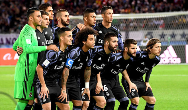Real Madrid's starting players pose for a photo prior to the Club World Cup semi-final football match between Mexico's Club America and Spain's Real Madrid at Yokohama International stadium in Yokohama on December 15, 2016. / AFP / TOSHIFUMI KITAMURA (Photo credit should read TOSHIFUMI KITAMURA/AFP/Getty Images)