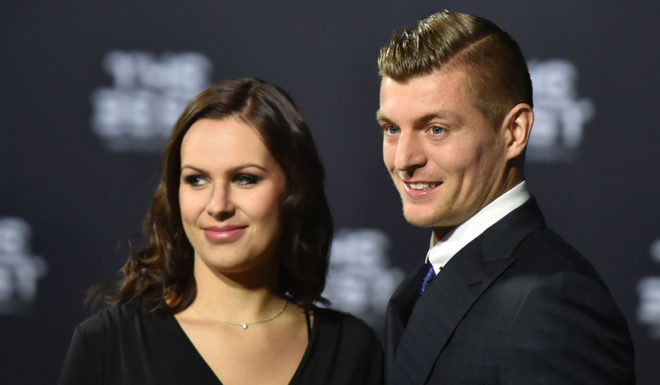 Real Madrid and Germany's midfielder Toni Kroos and his partner Jessica Farber arrive for The Best FIFA Football Awards 2016 ceremony, on January 9, 2017 in Zurich. / AFP / MICHAEL BUHOLZER (Photo credit should read MICHAEL BUHOLZER/AFP/Getty Images)