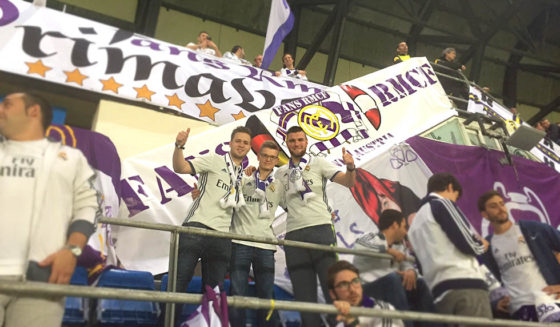 grada fans rmcf alemania austria bernabeu banner