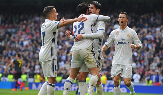 MADRID, SPAIN - FEBRUARY 18: Alvaro Morata of Real Madrid celebrates with Isco Alarcon after scoring Real's opening goal during the La Liga match between Real Madrid CF and RCD Espanyol at the Bernabeu stadium on February 18, 2017 in Madrid, Spain. (Photo by Denis Doyle/Getty Images)