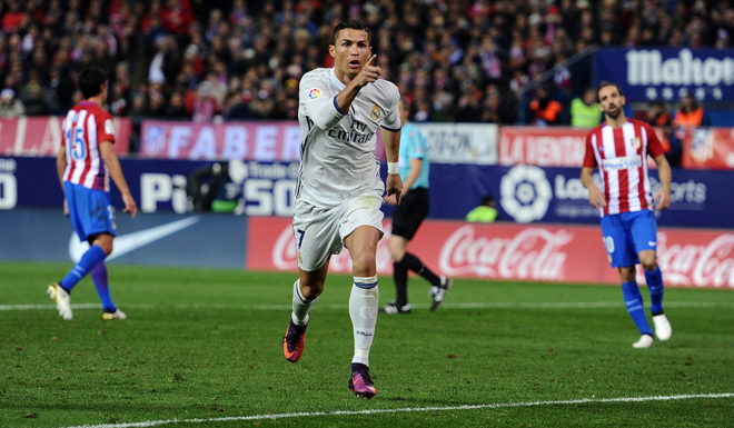 MADRID, SPAIN - NOVEMBER 19: Cristiano Ronaldo of Real Madrid celebrates after scoring Real's 2nd goal during the La Liga match between Club Atletico de Madrid and Real Madrid CF at Vicente Calderon Stadium on November 19, 2016 in Madrid, Spain. (Photo by Denis Doyle/Getty Images)