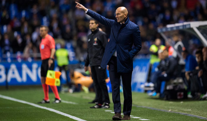 LA CORUNA, SPAIN - APRIL 26: Head coach Zinedine Zidane of Real Madrid reacts during the La Liga match between RC Deportivo La Coruna and Real Madrid at Riazor Stadium on April 26, 2017 in La Coruna, Spain. (Photo by Juan Manuel Serrano Arce/Getty Images)