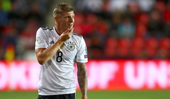 PRAGUE, CZECH REPUBLIC - SEPTEMBER 01: Toni Kroos of Germany reacts during the FIFA World Cup Russia 2018 Group C Qualifier between Czech Republic and Germany at Eden Arena on September 1, 2017 in Prague, Czech Republic (Photo by Alexander Hassenstein/Bongarts/Getty Images)