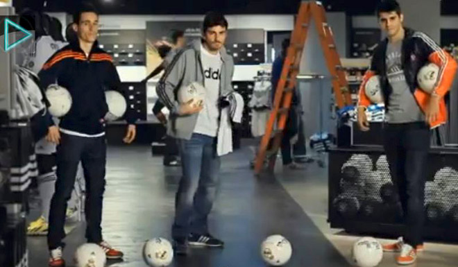 José Callejón, Iker Casillas und Álvaro Morata weihen den neuen Fanshop im Bernabéu ein