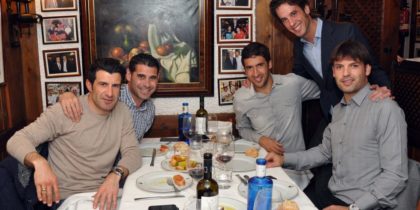 Luis Figo, Fernando Hierro, Raul und Fernando Morientes im Mesón Txistu – Foto: Juan López
