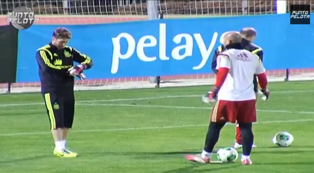 Sergio Ramos und Pepe Reina beim Elfmeterschießen