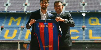 André Gomes Josep Maria Bartomeu FC Barcelona Camp Nou