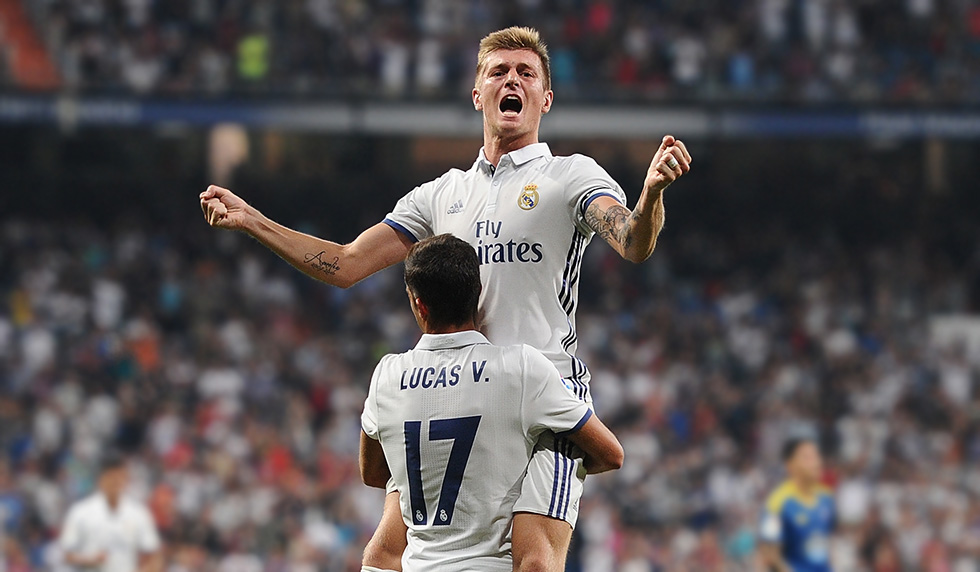 MADRID, SPAIN - AUGUST 27: Toni Kroos of Real Madrid celebrates with Lucas Vazquez after scoring Real's 2nd goal during the La Liga match between Real Madrid CF and RC Celta de Vigo at Estadio Santiago Bernabeu on August 27, 2016 in Madrid, Spain. (Photo by Denis Doyle/Getty Images)