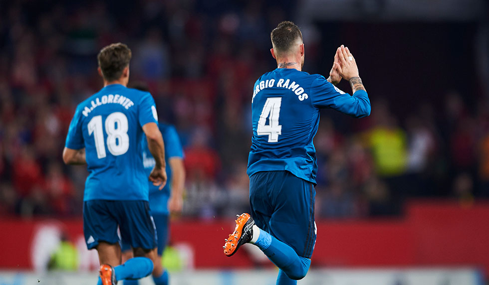 SEVILLE, SPAIN - MAY 09: Sergio Ramos of Real Madrid celebrates after scoring his team's second goal during the La Liga match between Sevilla FC and Real Madrid at Ramon Sanchez Pizjuan stadium on May 9, 2018 in Seville, Spain. (Photo by Aitor Alcalde/Getty Images)