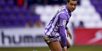 VALLADOLID, SPAIN - FEBRUARY 12: Raul de Tomas of Real Valladolid CF reacts as he fails to score during the La Liga second league match between Real Valladolid CF and CD Tenerife at Estadio Jose Zorrilla on February 12, 2017 in Valladolid, Spain. (Photo by Gonzalo Arroyo Moreno/Getty Images