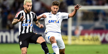 BELO HORIZONTE, BRAZIL - AUGUST 27: Lucas Silva #16 of Cruzeiro and Lucas Lima #10 of Santos battle for the ball during a match between Cruzeiro and Santos as part of Brasileirao Series A 2017 at Mineirao stadium on August 27, 2017 in Belo Horizonte, Brazil. (Photo by Pedro Vilela/Getty Images)