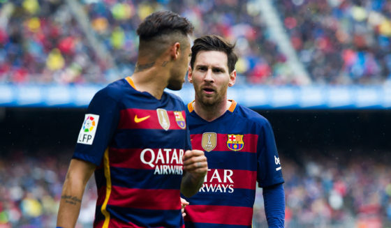 BARCELONA, SPAIN - MAY 08: Lionel Messi of FC Barcelona speaks to his teammate Neymar Santos Jr during the La Liga match between FC Barcelona and RCD Espanyol at Camp Nou on May 8, 2016 in Barcelona, Spain. (Photo by Alex Caparros/Getty Images)