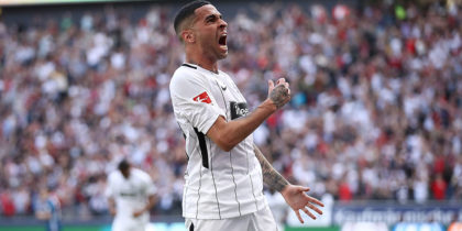 FRANKFURT AM MAIN, GERMANY - MAY 05: Omar Mascarell of Frankfurt celebrates after he scored a goal to make it 2:0 during the Bundesliga match between Eintracht Frankfurt and Hamburger SV at Commerzbank-Arena on May 5, 2018 in Frankfurt am Main, Germany. (Photo by Alex Grimm/Bongarts/Getty Images)