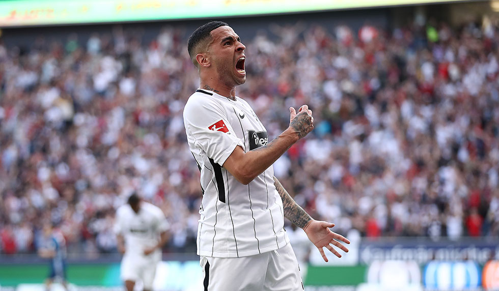 FRANKFURT AM MAIN, GERMANY - MAY 05: Omar Mascarell of Frankfurt celebrates after he scored a goal to make it 2:0 during the Bundesliga match between Eintracht Frankfurt and Hamburger SV at Commerzbank-Arena on May 5, 2018 in Frankfurt am Main, Germany. (Photo by Alex Grimm/Bongarts/Getty Images)