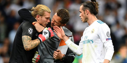 KIEV, UKRAINE - MAY 26: Gareth Bale of Real Madrid speaks with Loris Karius of Liverpool after the UEFA Champions League Final between Real Madrid and Liverpool at NSC Olimpiyskiy Stadium on May 26, 2018 in Kiev, Ukraine. (Photo by Michael Regan/Getty Images)
