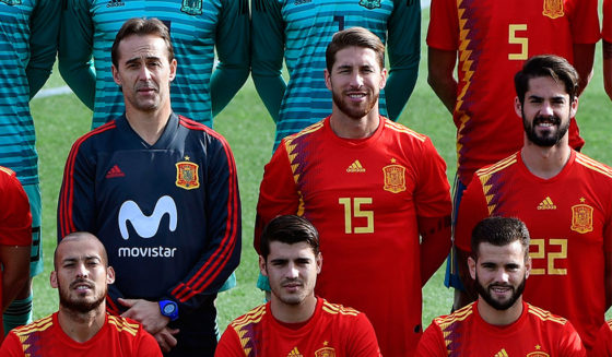 (FromL) Spain's defender Gerard Pique, Spain's goalkeeper Kepa Arrizabalaga, Spain's goalkeeper Pepe Reina, de Spain's goalkeeper David de Gea, Spain's midfielder Sergio Busquets, Spain's midfielder Thiago, Spain's midfielder Andres Iniesta, Spain's coach Julen Lopetegui, Spain's defender Sergio Ramos, Spain's midfielder Isco, Spain's defender Jordi Alba, Spain's midfielder David Silva, Spain's forward Alvaro Morata and Spain's defender Nacho pose wearing their new jerseys at the "Ciudad del Futbol" in Las Rozas, near Madrid on November 8, 2017 ahead of their World Cup 2018 friendly football match against Costa Rica. / AFP PHOTO / PIERRE-PHILIPPE MARCOU (Photo credit should read PIERRE-PHILIPPE MARCOU/AFP/Getty Images)