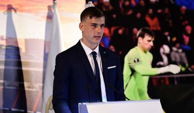 Real Madrid's new Ukrainian goalkeeper Andriy Lunin speaks during his official presentation at the Santiago Bernabeu Stadium in Madrid on July 23, 2018. (Photo by JAVIER SORIANO / AFP) (Photo credit should read JAVIER SORIANO/AFP/Getty Images)