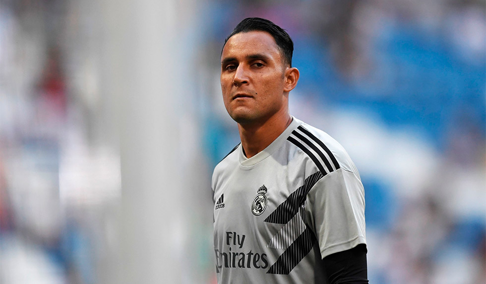 Real Madrid's Costa Rican goalkeeper Keylor Navas arrives for the Santiago Bernabeu Trophy football match between Real Madrid and AC Milan in Madrid on August 11, 2018. (Photo by GABRIEL BOUYS / AFP) (Photo credit should read GABRIEL BOUYS/AFP/Getty Images)