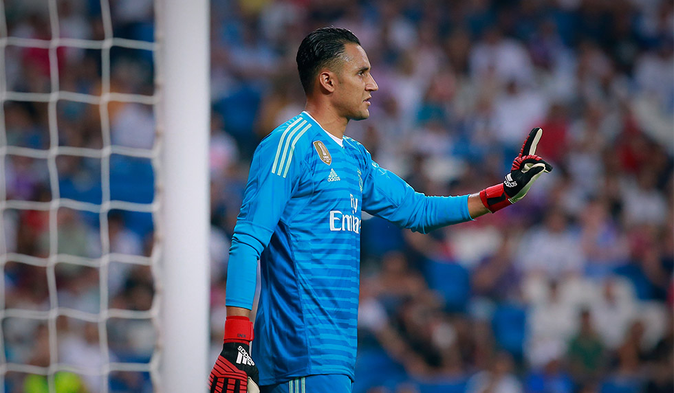 MADRID, SPAIN - AUGUST 11: Goalkeeper Keylor Navas of Real Madrid CF reacts during the Santiago Bernabeu Trophy between Real Madrid CF and AC Milan at Estadio Santiago Bernabeu on August 11, 2018 in Madrid, Spain. (Photo by Gonzalo Arroyo Moreno/Getty Images)