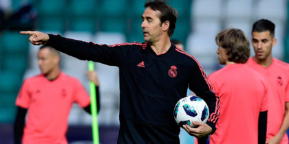 Real Madrid's Spanish coach Julen Lopetegui take part in a trainig session at Lillekula stadium in Tallinn on August 14, 2018, on the eve of the UEFA Super Cup football match Atletico de Madrid vs Real Madrid CF. (Photo by JAVIER SORIANO / AFP) (Photo credit should read JAVIER SORIANO/AFP/Getty Images)