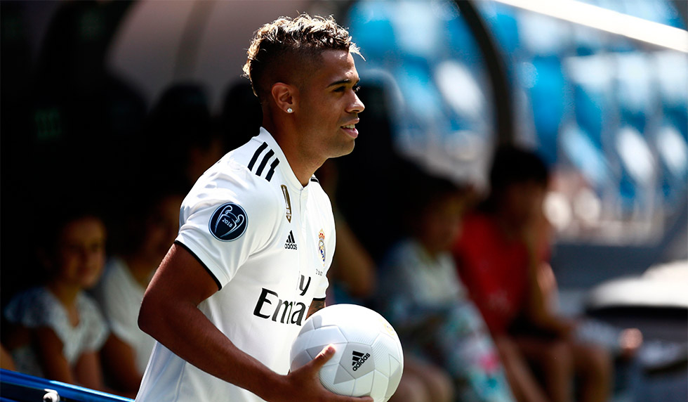 Real Madrid's Spanish-Dominican forward Mariano arrives for his official presentation at the Santiago Bernabeu Stadium in Madrid on August 31, 2018. (Photo by BENJAMIN CREMEL / AFP) (Photo credit should read BENJAMIN CREMEL/AFP/Getty Images)