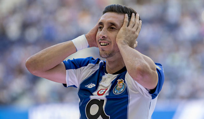 PORTO, PORTUGAL - JULY 28: Hector Herrera of FC Porto during the team presentation prior to the pre-season friendly match between FC Porto and Newcastle at Estádio do Drago on July 28, 2018 in Porto, Portugal. (Photo by Octavio Passos/Getty Images)