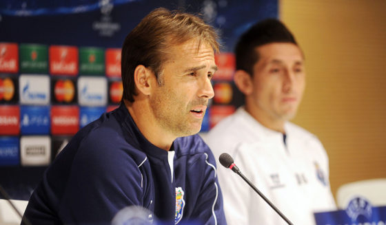 FC Porto's Mexican midfielder Hector Herrera (R) and Spanish coach Julen Lopetegui (L) attend a press conference on the eve of the UEFA Champions League football match Athletic Bilbao vs FC Porto at the San Mames stadium in Bilbao on November 4, 2014. AFP PHOTO / RAFA RIVAS (Photo credit should read RAFA RIVAS/AFP/Getty Images)