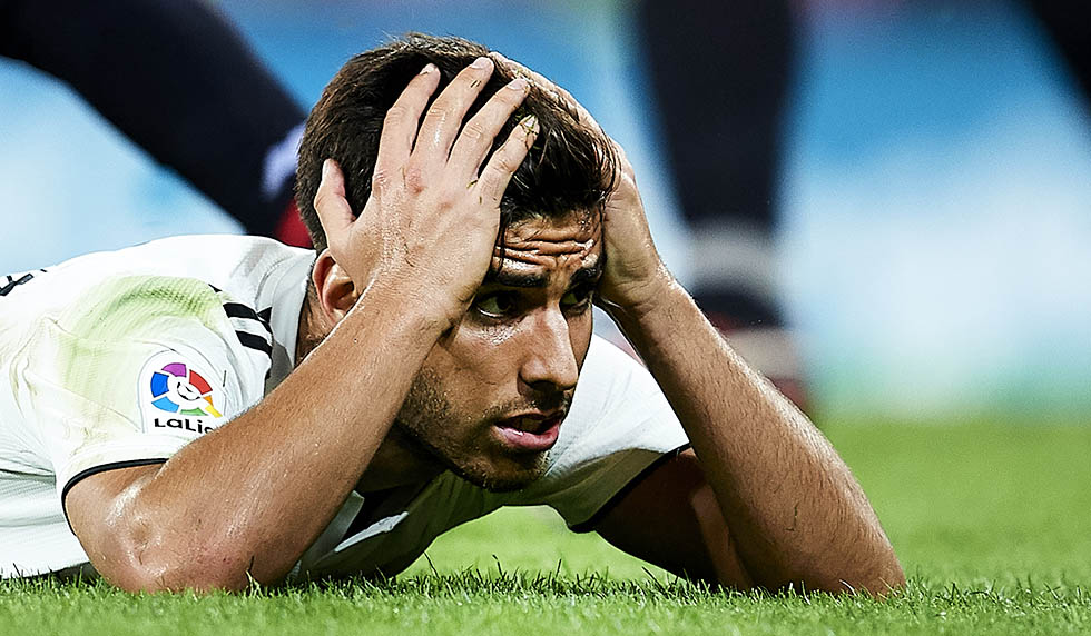 BILBAO, SPAIN - SEPTEMBER 15: Marco Asensio of Real Madrid reacts during the La Liga match between Athletic Club Bilbao and Real Madrid at San Mames Stadium on September 15, 2018 in Bilbao, Spain. (Photo by Juan Manuel Serrano Arce/Getty Images)