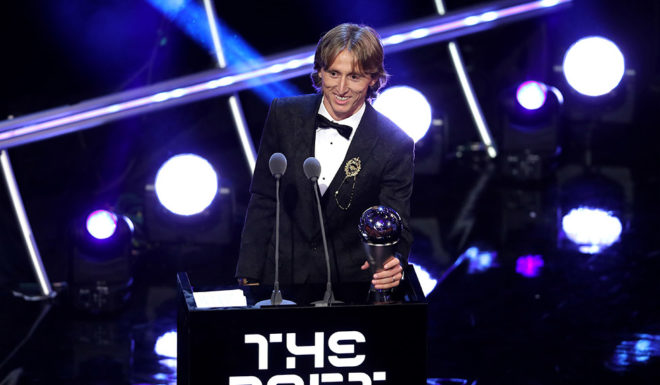 LONDON, ENGLAND - SEPTEMBER 24: Luka Modric of Real Madrid receives the trophy for The Best FIFA Men's Player 2018 during the The Best FIFA Football Awards Show at Royal Festival Hall on September 24, 2018 in London, England. (Photo by Dan Istitene/Getty Images)