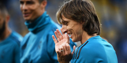 Real Madrid's Croatian midfielder Luka Modric (R) attends a Real Madrid team training session at the Olympic Stadium in Kiev, Ukraine on May 25, 2018, on the eve of the UEFA Champions League final football match between Liverpool and Real Madrid. (Photo by Franck FIFE / AFP) (Photo credit should read FRANCK FIFE/AFP/Getty Images)