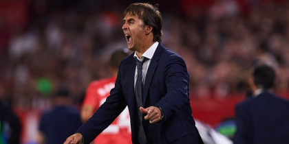 SEVILLE, SPAIN - SEPTEMBER 26: Julen Lopetegui of Real Madrid CF reacts during the La Liga match between Sevilla FC and Real Madrid CF at Estadio Ramon Sanchez Pizjuan on September 26, 2018 in Seville, Spain. (Photo by Aitor Alcalde/Getty Images)