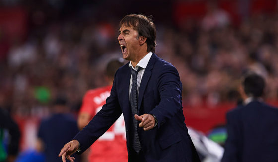 SEVILLE, SPAIN - SEPTEMBER 26: Julen Lopetegui of Real Madrid CF reacts during the La Liga match between Sevilla FC and Real Madrid CF at Estadio Ramon Sanchez Pizjuan on September 26, 2018 in Seville, Spain. (Photo by Aitor Alcalde/Getty Images)