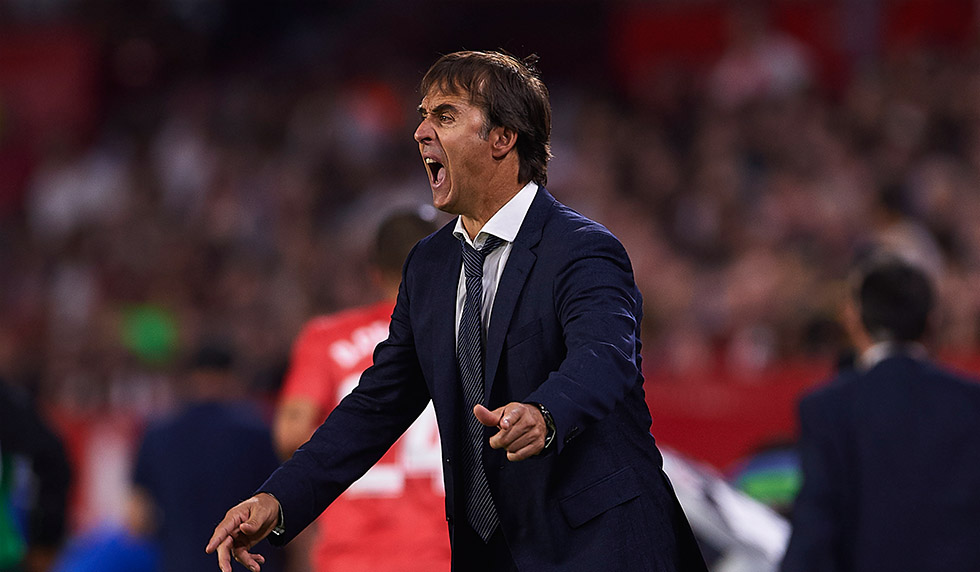 SEVILLE, SPAIN - SEPTEMBER 26: Julen Lopetegui of Real Madrid CF reacts during the La Liga match between Sevilla FC and Real Madrid CF at Estadio Ramon Sanchez Pizjuan on September 26, 2018 in Seville, Spain. (Photo by Aitor Alcalde/Getty Images)