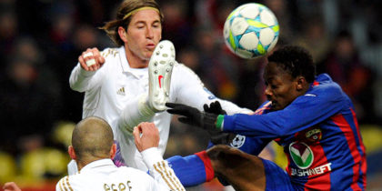 Pepe (L), Sergio Ramos (C) of Real Madrid fight for the ball against Ahmed Musa (R) of CSKA Moscow during their round of 16, first leg match UEFA Champions League in Moscow on February 21, 2012. AFP PHOTO/KIRILL KUDRYAVTSEV (Photo credit should read KIRILL KUDRYAVTSEV/AFP/Getty Images)