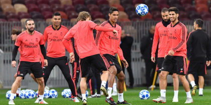 Real Madrid's players take part in a training session at the Luzhniki stadium in Moscow on October 1, 2018 on the eve of the UEFA Champions League group G football match between PFC CSKA Moscow and Real Madrid CF. (Photo by Yuri KADOBNOV / AFP) (Photo credit should read YURI KADOBNOV/AFP/Getty Images)