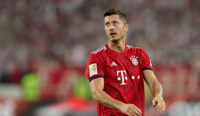 STUTTGART, GERMANY - SEPTEMBER 01: Robert Lewandowski of FC Bayern Muenchen celebrates after winning the Bundesliga match between VfB Stuttgart and FC Bayern Muenchen at Mercedes-Benz Arena on September 1, 2018 in Stuttgart, Germany. (Photo by Alexander Hassenstein/Bongarts/Getty Images)