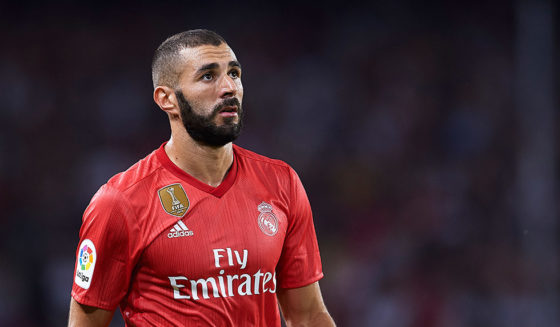 SEVILLE, SPAIN - SEPTEMBER 26: Karim Benzema of Real Madrid CF looks on during the La Liga match between Sevilla FC and Real Madrid CF at Estadio Ramon Sanchez Pizjuan on September 26, 2018 in Seville, Spain. (Photo by Aitor Alcalde/Getty Images)
