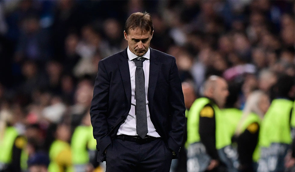 Real Madrid's Spanish coach Julen Lopetegui looks downwards during the UEFA Champions League group G football match between Real Madrid CF and FC Viktoria Plzen at the Santiago Bernabeu stadium in Madrid on October 23, 2018. (Photo by JAVIER SORIANO / AFP) (Photo credit should read JAVIER SORIANO/AFP/Getty Images)