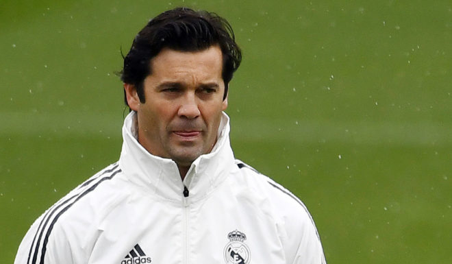 Temporary coach of Real Madrid CF, Argentinian former player Santiago Solari, attends a training session at the Ciudad Real Madrid training facilities in Madrid's suburb of Valdebebas, on October 30, 2018. - Santiago Solari has been put in temporary charge of Real Madrid after Julen Lopetegui was sacked on October 29, 2018. Solari was the coach of Madrid's B team, Castilla, and is now expected to take Madrid for their Copa del Rey game against Melilla tomorrow. (Photo by GABRIEL BOUYS / AFP) (Photo credit should read GABRIEL BOUYS/AFP/Getty Images)