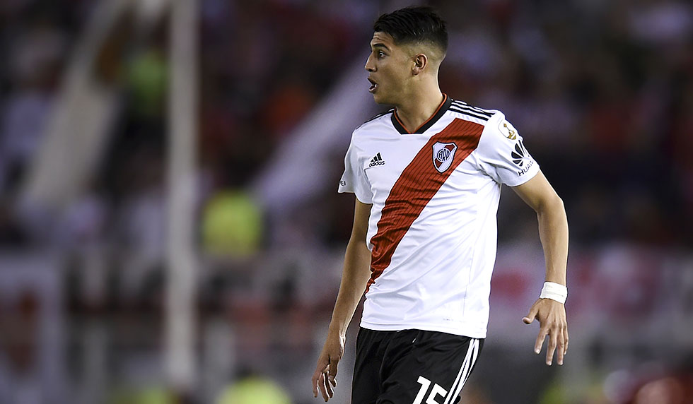BUENOS AIRES, ARGENTINA - OCTOBER 02: Exequiel Palacios of River Plate drives the ball during a quarter final second leg match of Copa CONMEBOL Libertadores 2018 between River Plate and Independiente at Estadio Monumental Antonio Vespucio Liberti on October 2, 2018 in Buenos Aires, Argentina. (Photo by Marcelo Endelli/Getty Images)BUENOS AIRES, ARGENTINA - OCTOBER 02: Exequiel Palacios of River Plate drives the ball during a quarter final second leg match of Copa CONMEBOL Libertadores 2018 between River Plate and Independiente at Estadio Monumental Antonio Vespucio Liberti on October 2, 2018 in Buenos Aires, Argentina. (Photo by Marcelo Endelli/Getty Images)