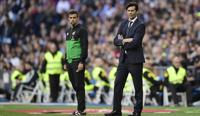 Real Madrid's Argentinian coach Santiago Solari stands on the sideline during the Spanish league football match between Real Madrid CF and Real Valladolid FC at the Santiago Bernabeu stadium in Madrid on November 3, 2018. (Photo by JAVIER SORIANO / AFP) (Photo credit should read JAVIER SORIANO/AFP/Getty Images)