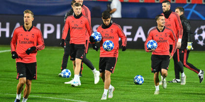Real Madrid's players take part in a training session on the eve of the UEFA Champions League group G football match Viktoria Plzen v Real Madrid in Plzen, Czech Republic on November 6, 2018. (Photo by JOE KLAMAR / AFP) (Photo credit should read JOE KLAMAR/AFP/Getty Images)