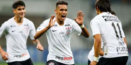 SAO PAULO, BRAZIL - SEPTEMBER 01: Pedrinho #38 of Corinthians celebrates his team's first goal during the match against Atletico MG for the Brasileirao Series A 2018 at Arena Corinthians Stadium on September 01, 2018 in Sao Paulo, Brazil. (Photo by Alexandre Schneider/Getty Images)