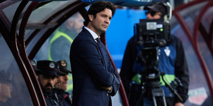 EIBAR, SPAIN - NOVEMBER 24: Head coach Santiago Solari of Real Madrid reacts during the La Liga match between SD Eibar and Real Madrid CF at Ipurua Municipal Stadium on November 24, 2018 in Eibar, Spain. (Photo by Juan Manuel Serrano Arce/Getty Images)