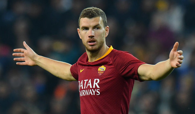 UDINE, ITALY - NOVEMBER 24: Edin Dzeko of AS Roma reacts during the Serie A match between Udinese and AS Roma at Stadio Friuli on November 24, 2018 in Udine, Italy. (Photo by Alessandro Sabattini/Getty Images)